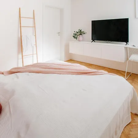 Great Chill Boutique #11 By Goodnite Cz Apartman *