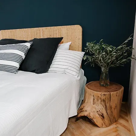 Great Chill Boutique #11 By Goodnite Cz *