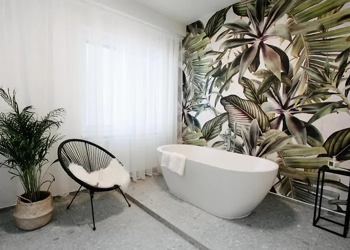 Great Chill Boutique #11 By Goodnite Cz