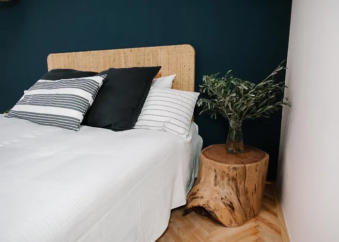 Great Chill Boutique #11 By Goodnite Cz *