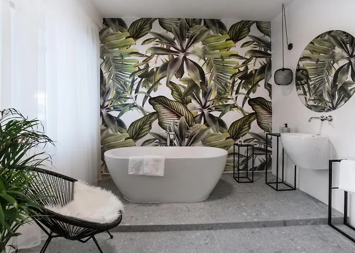 Great Chill Boutique #11 By Goodnite Cz